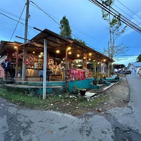 Teresek View Motel Kuala Tahan Exterior photo