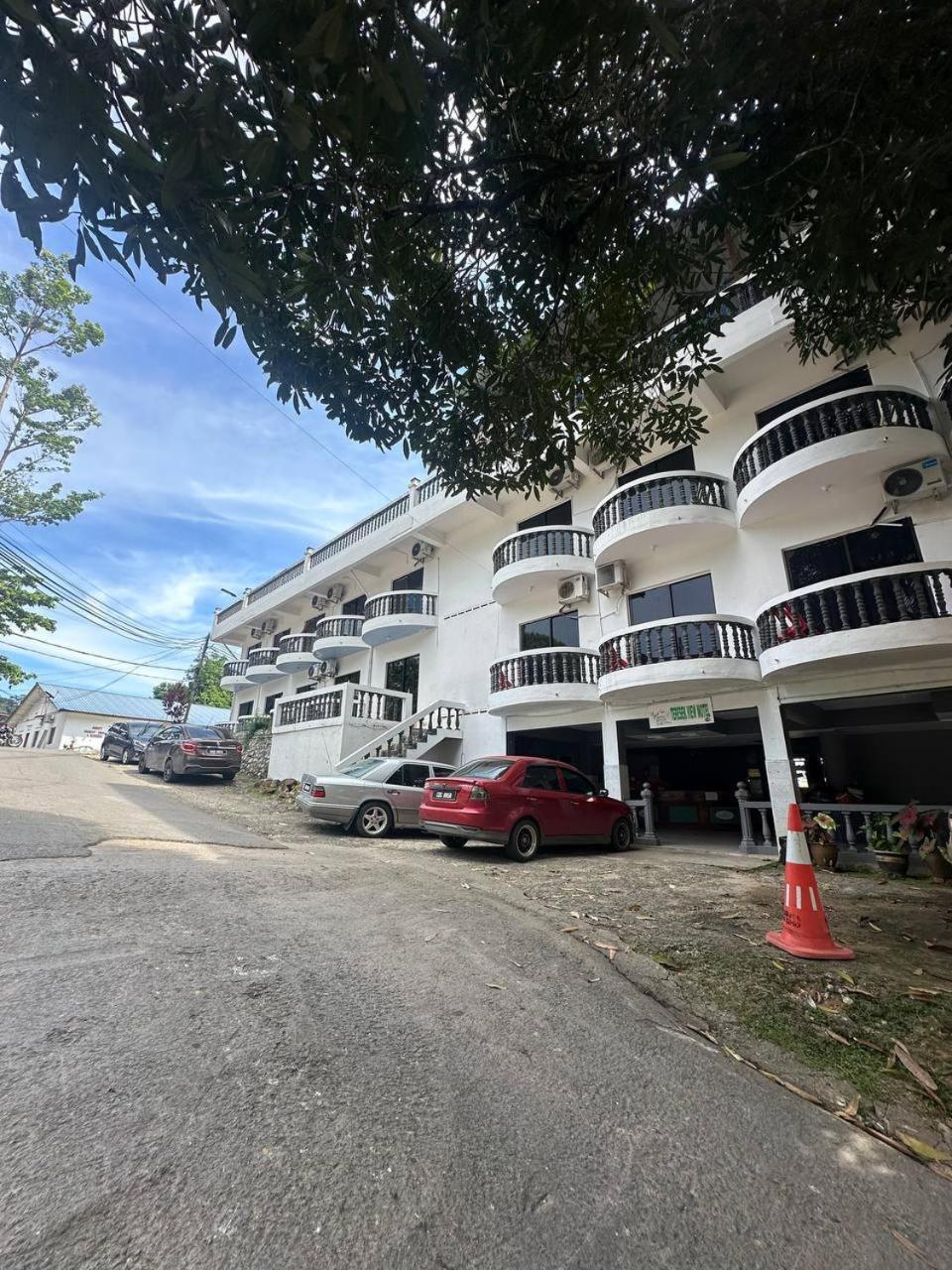 Teresek View Motel Kuala Tahan Exterior photo